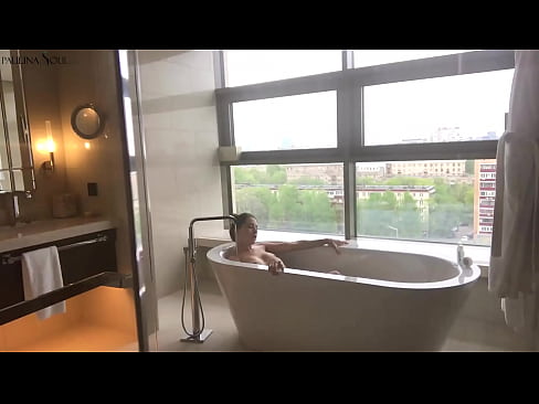 ❤️ Milžiniškas kūdikis aistringai masturbuoja savo putę vonios kambaryje ❤ Porno video prie lt.xxxner.ru ❌️❤